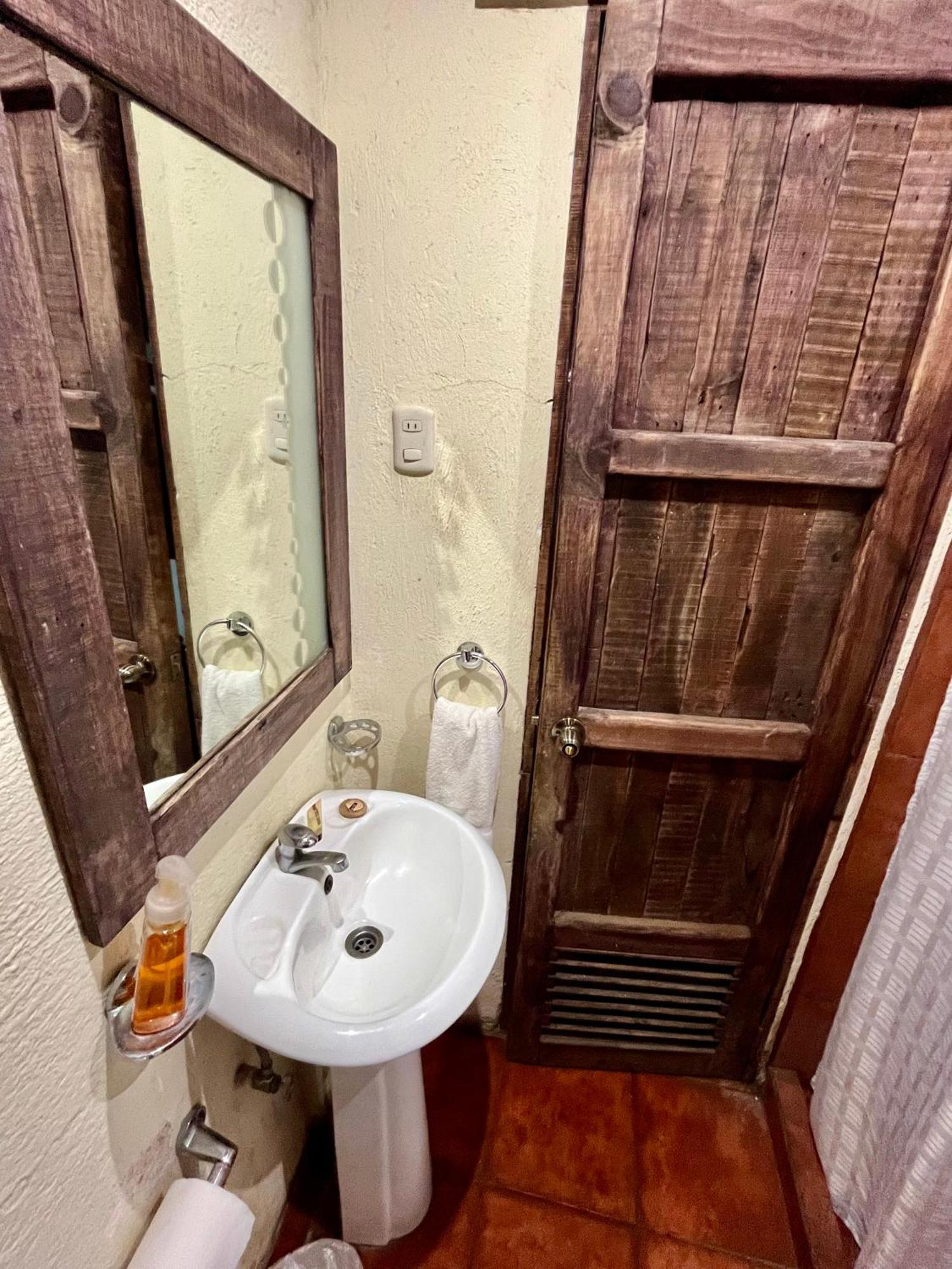 Hostal Antigueeno Antigua Екстериор снимка