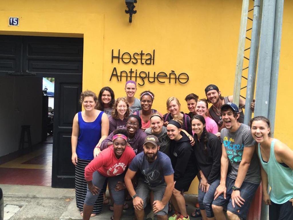 Hostal Antigueeno Antigua Екстериор снимка